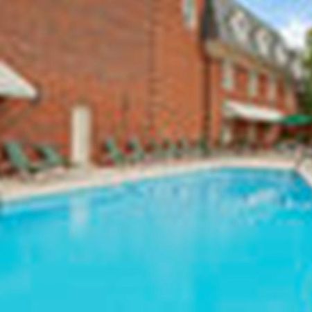 Williamsburg Hospitality House Hotel Exterior photo