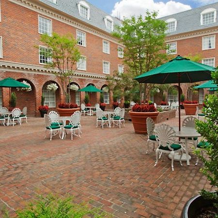 Williamsburg Hospitality House Hotel Exterior photo
