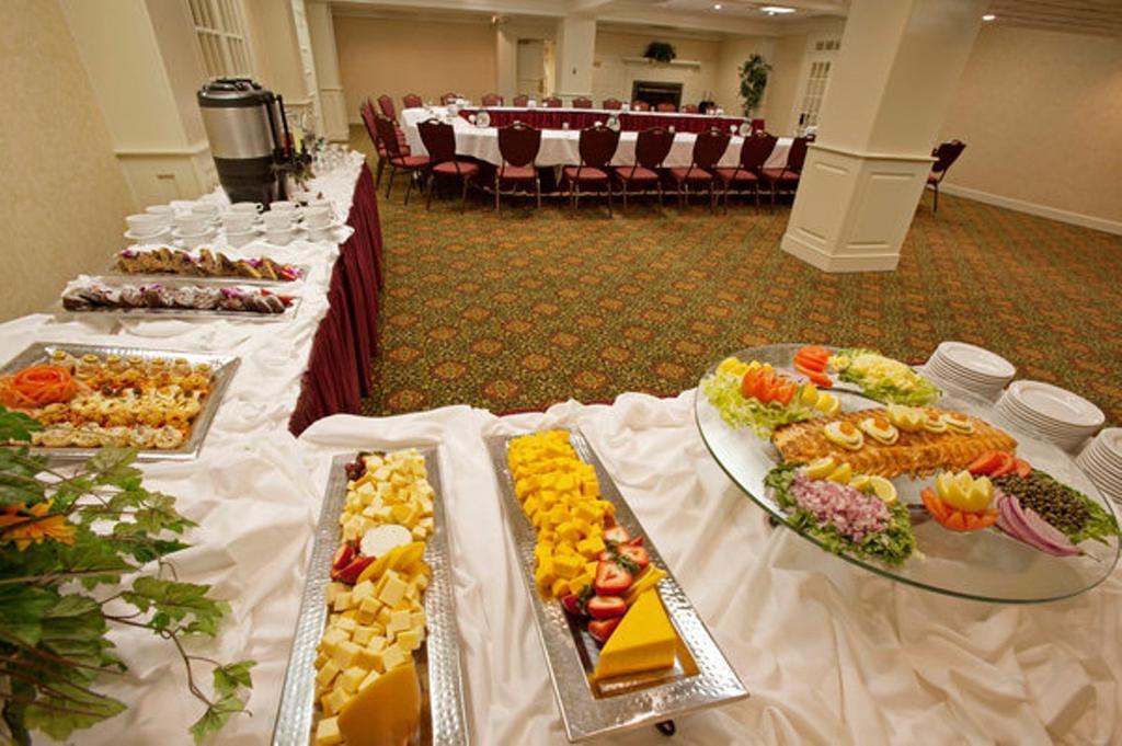 Williamsburg Hospitality House Hotel Restaurant photo