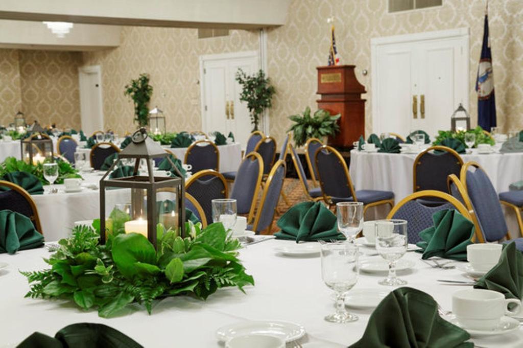 Williamsburg Hospitality House Hotel Restaurant photo